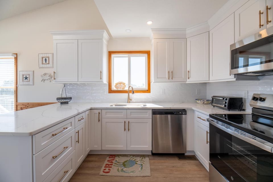Myra Dee - Corolla, Ocean Sands, Semi-Oceanfront, Great for Small Families, 20 Yards to Beach House in Corolla