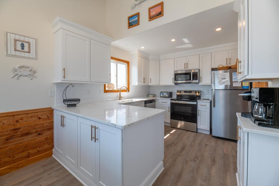 Myra Dee - Corolla, Ocean Sands, Semi-Oceanfront, Great for Small Families, 20 Yards to Beach House in Corolla