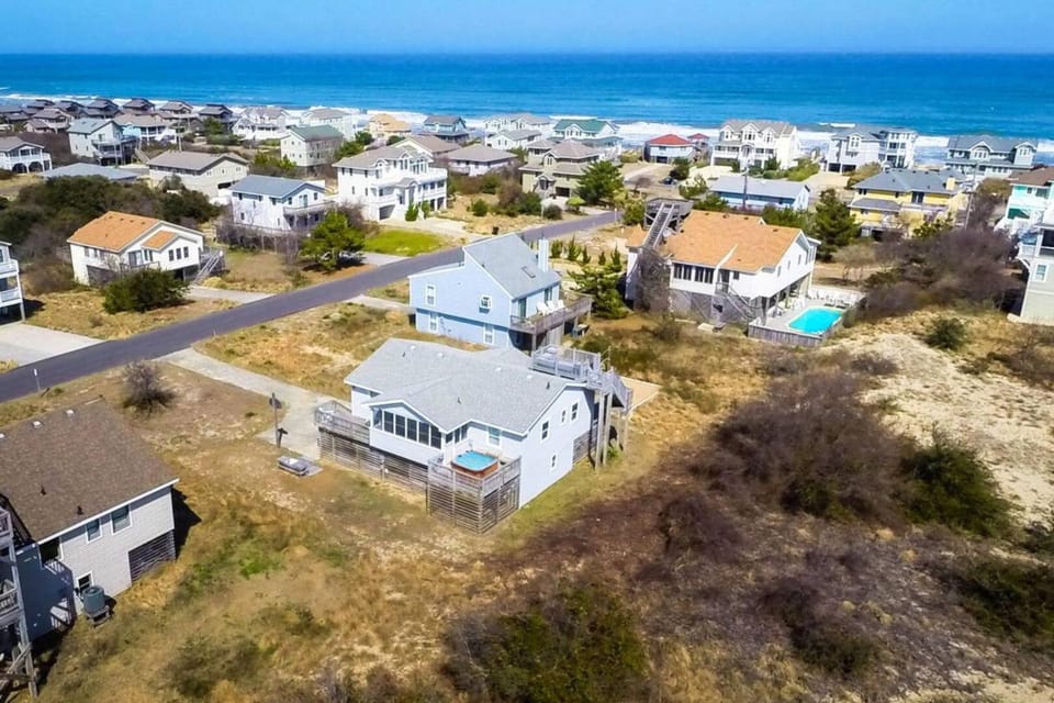 Duck Dazed - Carolina Dunes, Oceanside, Ocean View, 125 Yds to Beach, Hot Tub, Pets OK House in Duck