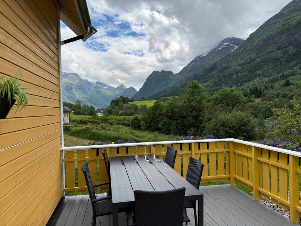 Naustvoll House in Vestland