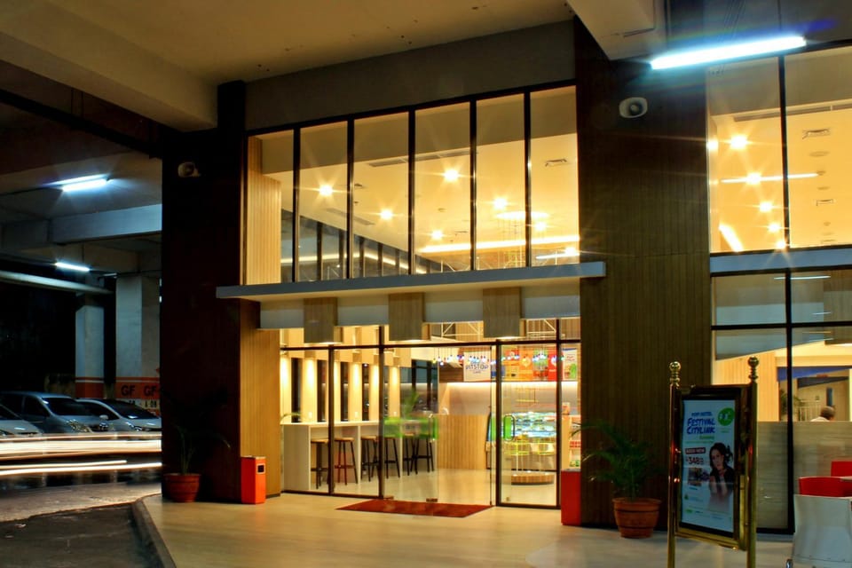 Facade/entrance, Decorative detail