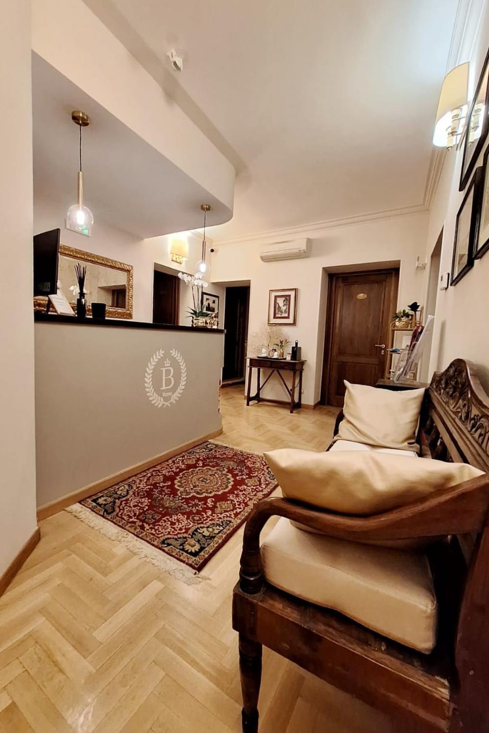 Seating area, Internal: Not applicable to any particular room