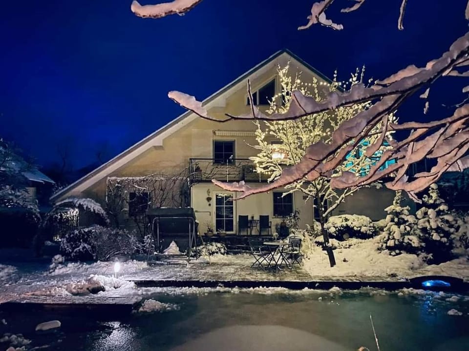 Winter, Swimming pool