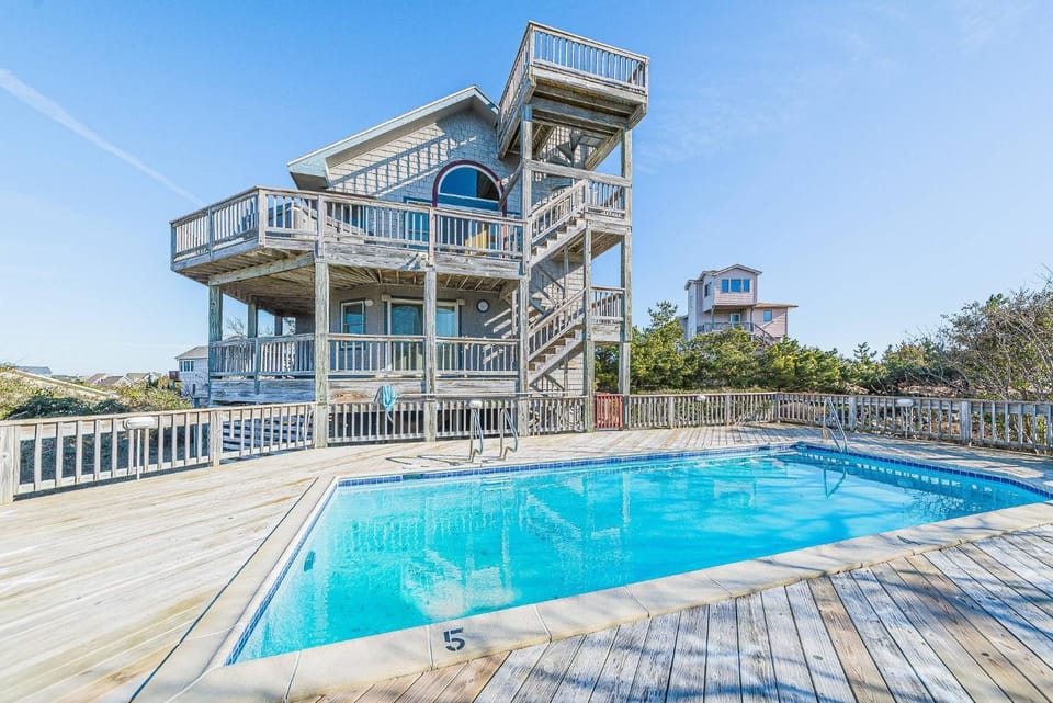 Banana Republic - Duck, Carolina Dunes, 200 Yds to Beach, Pool, Hot Tub, Ocean View House in Duck