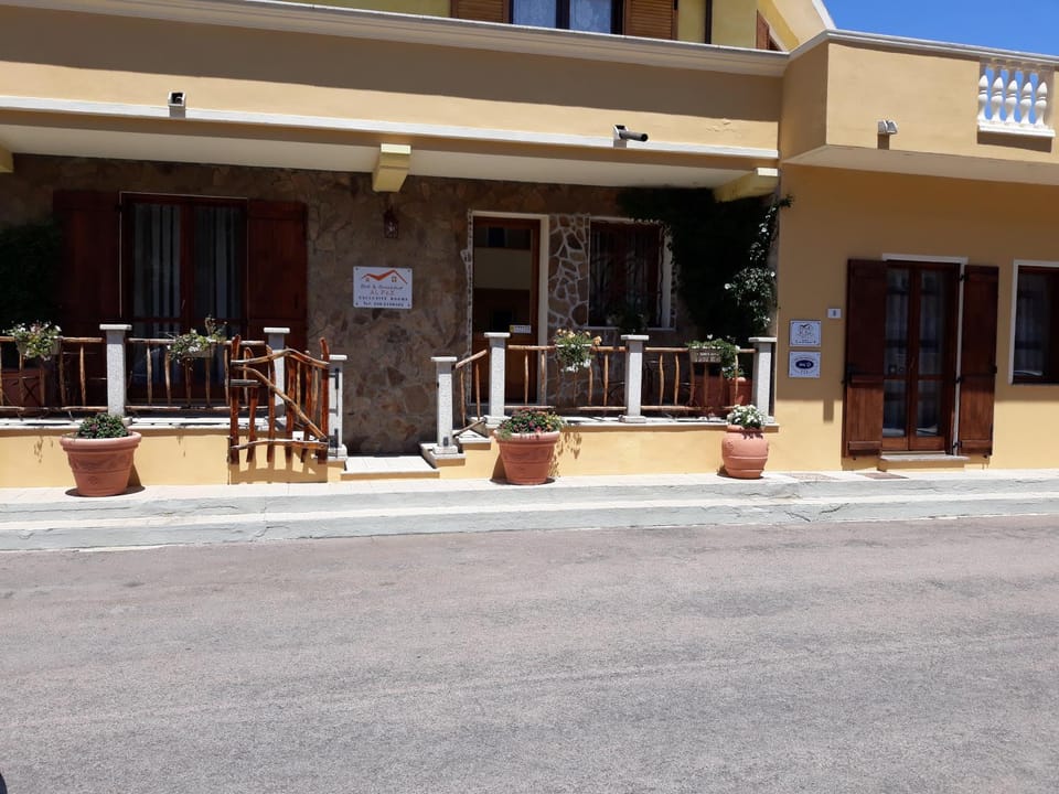 Property building, Facade/entrance