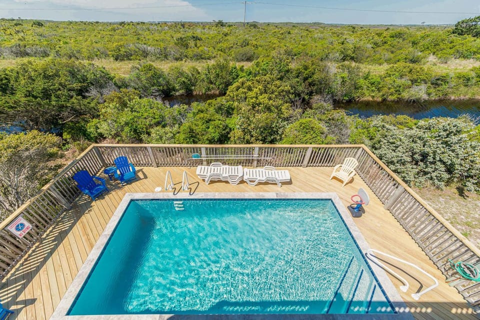 Mystic Memories - S Nags Head MP 19, Ocean View, Beach 80 Yds, Pool, Hot Tub, Close to Pier House in Nags Head