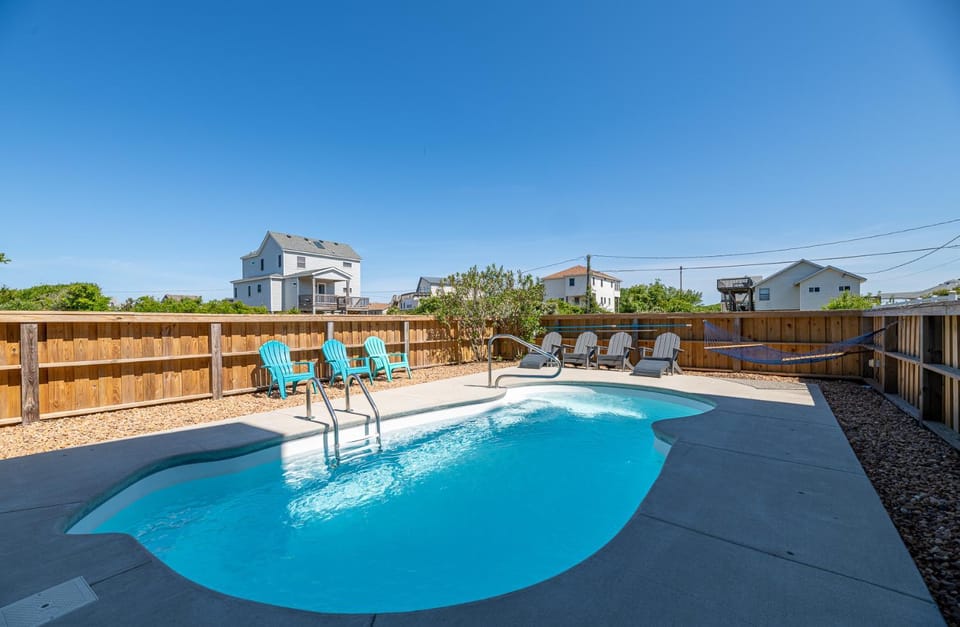 Carolina Cottage - Kitty Hawk, Oceanside, Walk to Beach, Pool, Hot Tub, Pool Table House in Kitty Hawk