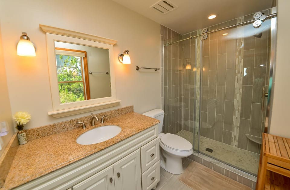 Breakaway - Duck, Sanderling, Oceanfront, Ocean View, Pets OK, Community Pool House in Duck