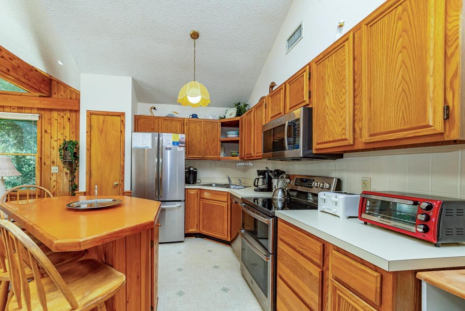 Christie - Duck, Tuckahoe, Soundside, 600 Yds to Beach, Community Pool, Tennis, Pier, Pets OK, Flex Stays House in Duck