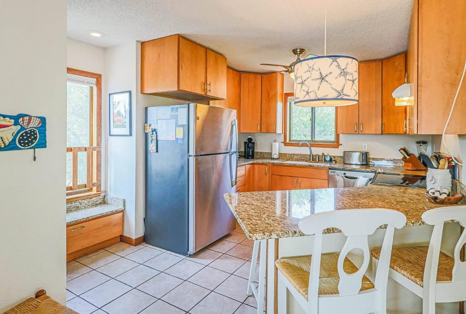Sandy Drawers - Duck, Tuckahoe, 250 Yards to Beach, Pool, Hot Tub, Community Pool, Tennis House in Duck