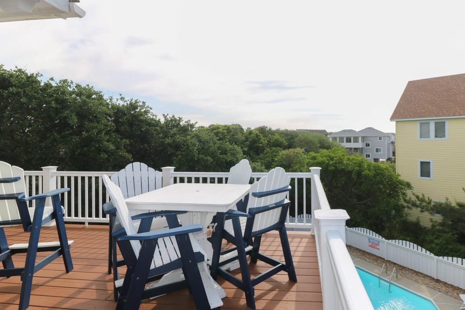 Sandy Drawers - Duck, Tuckahoe, 250 Yards to Beach, Pool, Hot Tub, Community Pool, Tennis House in Duck