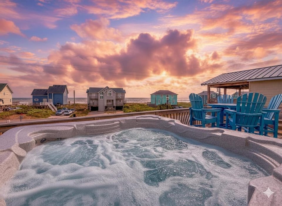On The Beach - Kitty Hawk, MP 1, Less than 50 Yards to Beach, Ocean View, Pool, Hot Tub, Pets OK House in Southern Shores
