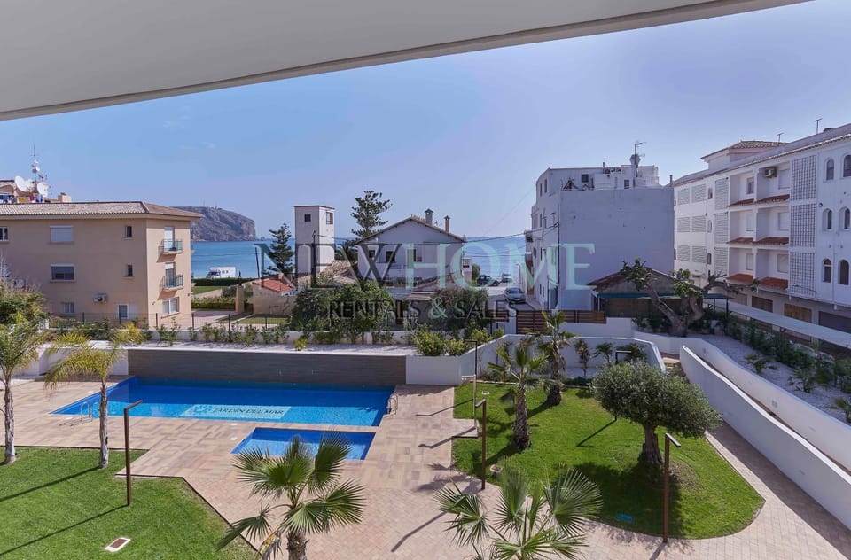 Property building, Day, Pool view, Swimming pool