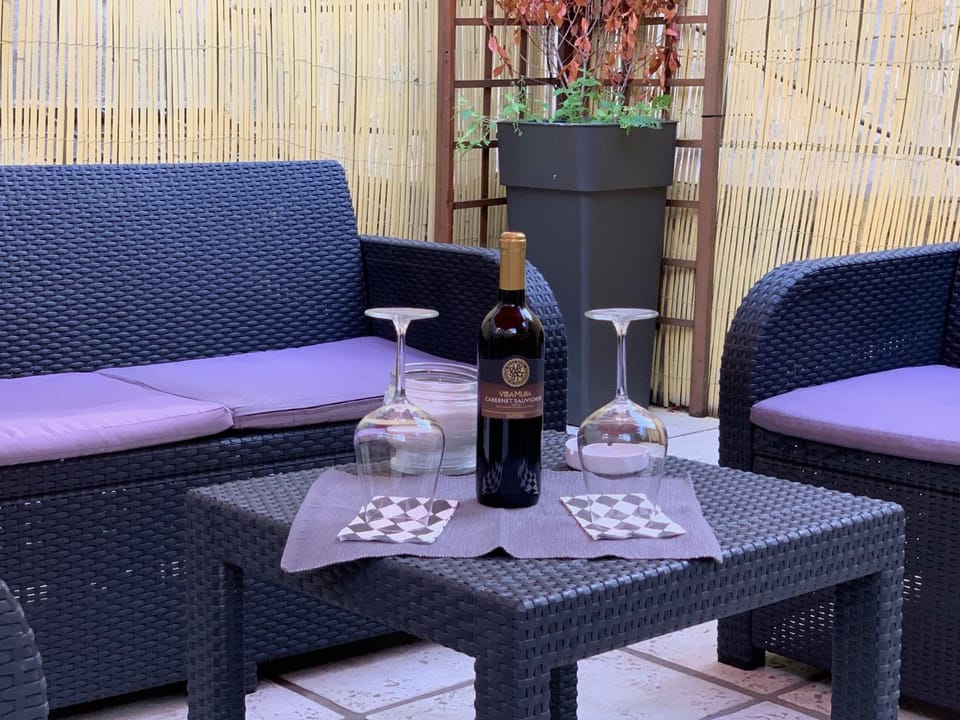 Balcony/Terrace, Evening entertainment