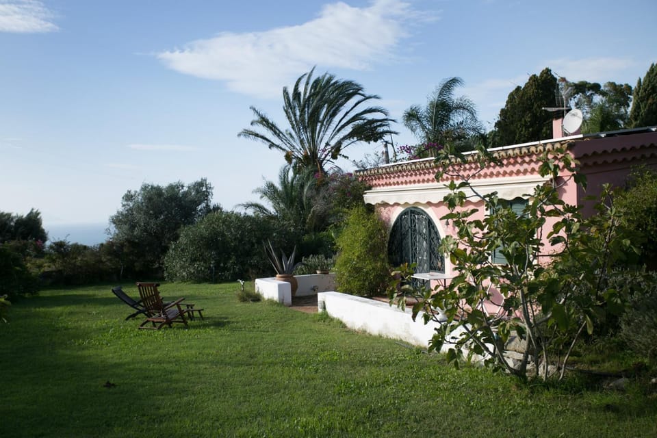 Day, Garden, Landmark view
