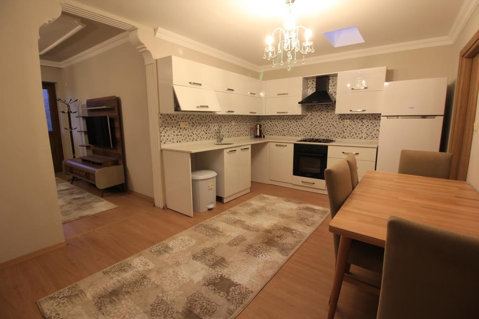 Dining area, Communal kitchen
