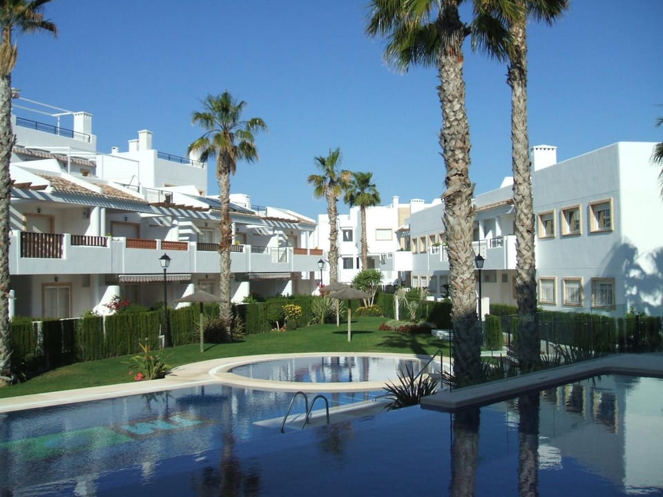 Swimming pool, Swimming pool