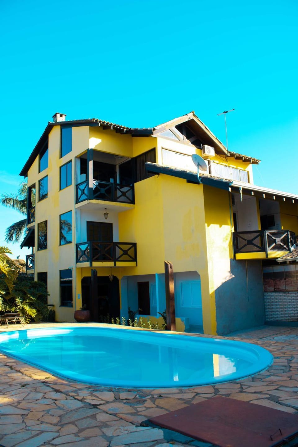 Property building, Swimming pool