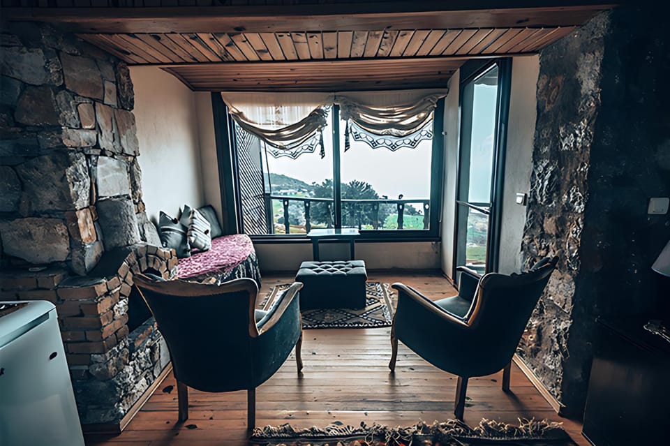 Natural landscape, View (from property/room), Balcony/Terrace, Seating area