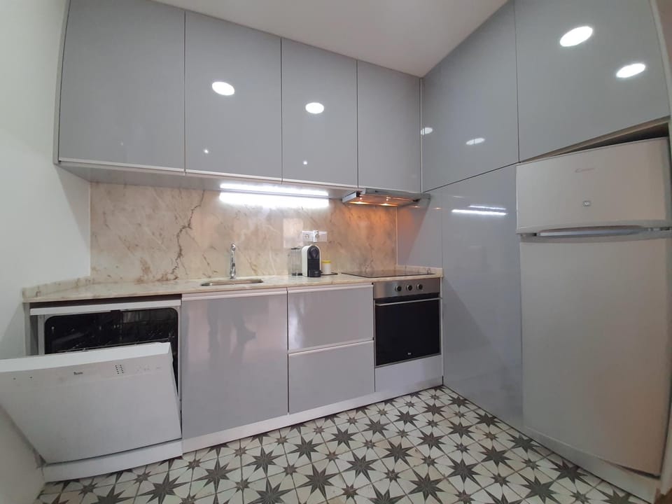 Kitchen or kitchenette, dishwasher, pet friendly, stove, kitchen