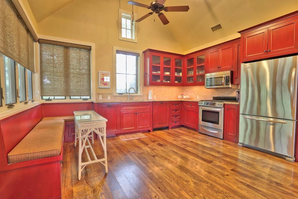 Fall Creek Vineyards Wine Country Inn House in Rio Grande