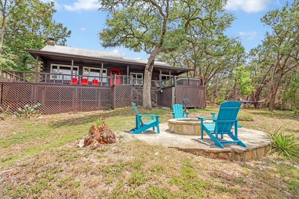 Falls Log Home House in Wimberley