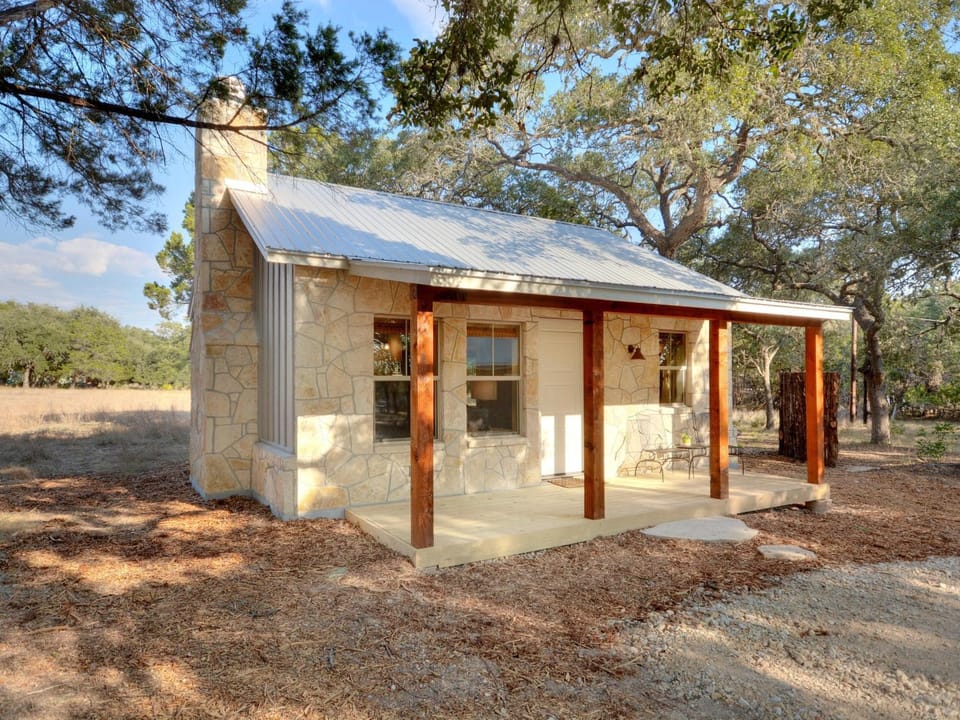 Cabins at Flite Acres - Texas Sage Cabin in Wimberley