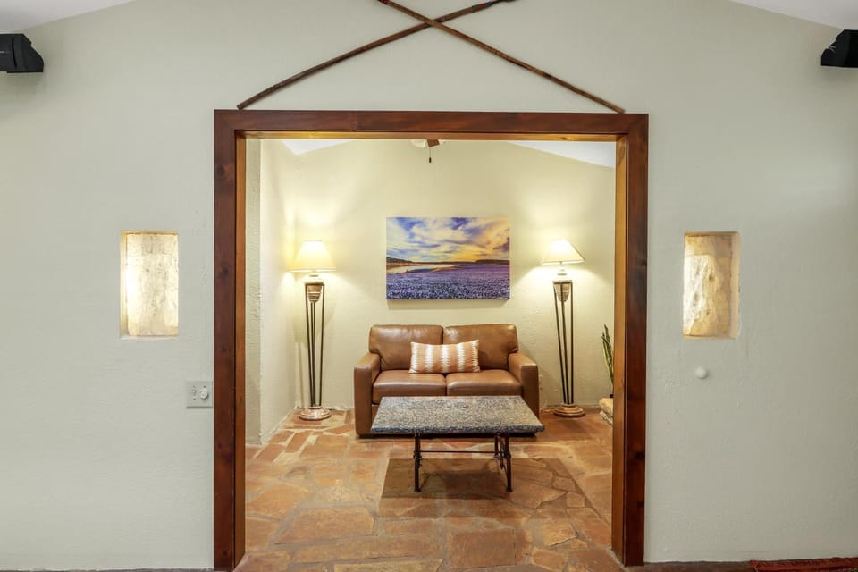 Pecan Creek Cottage House in Canyon Lake