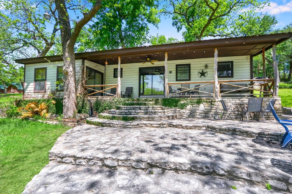 Pecan Creek Cottage House in Canyon Lake