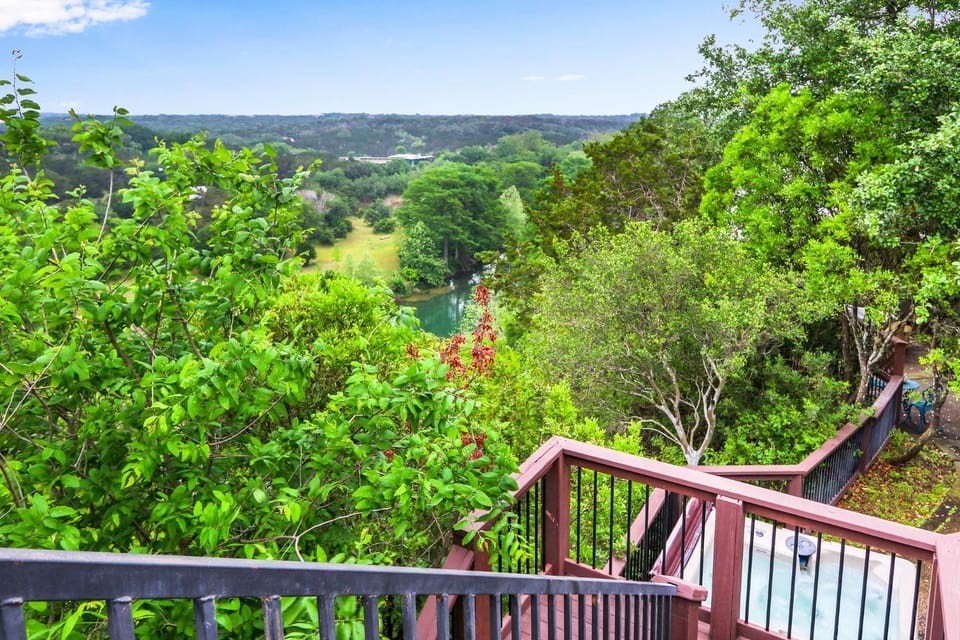 Clutter Falls Retreat - Main House House in New Braunfels
