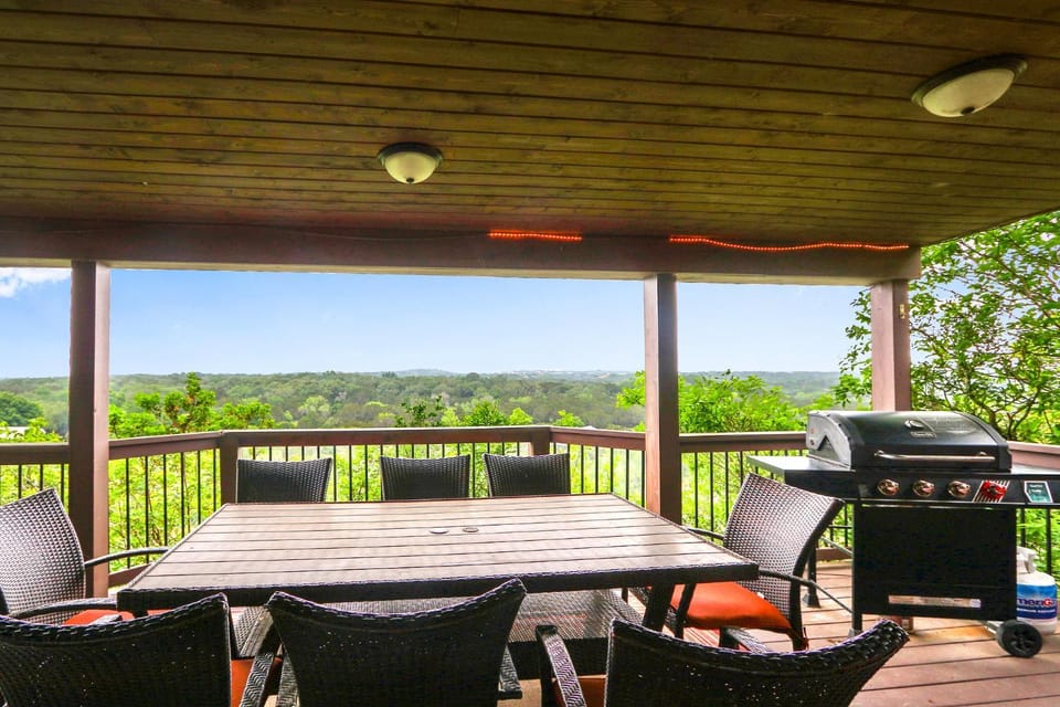 Clutter Falls Retreat - Main House House in New Braunfels