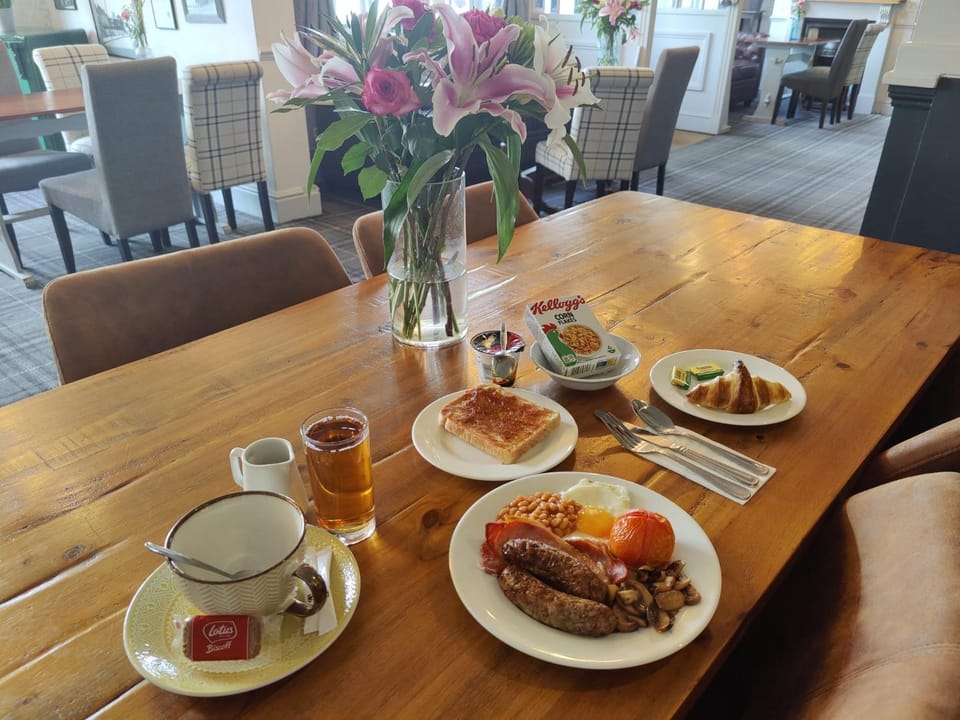 Restaurant/places to eat, Dining area, Breakfast, Buffet breakfast