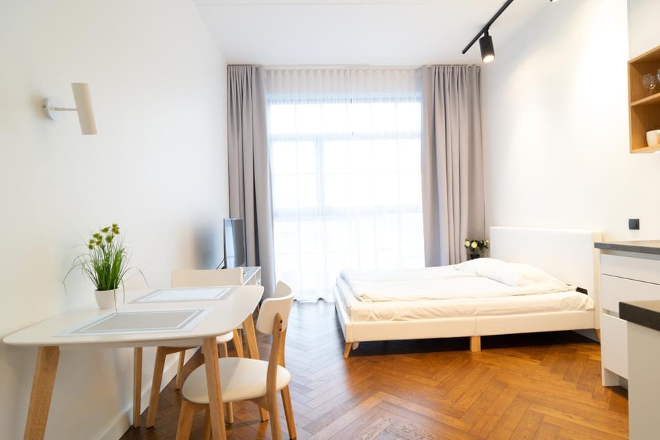 Bed, Photo of the whole room, Dining area, Bedroom, hair dresser