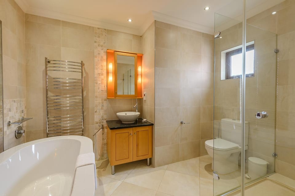 Shower, Toilet, Bathroom, Bath
