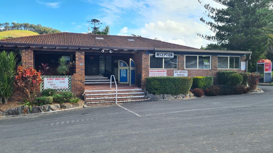 Property building, Facade/entrance