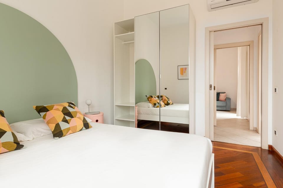 Bed, Photo of the whole room, Bedroom, wardrobe, air conditioner