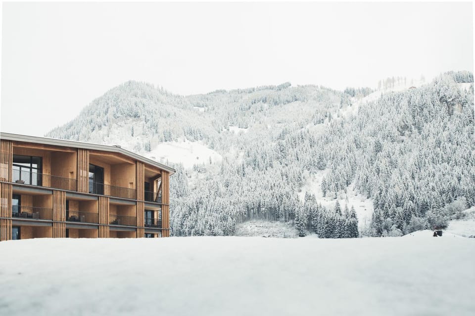 Property building, Natural landscape, Winter