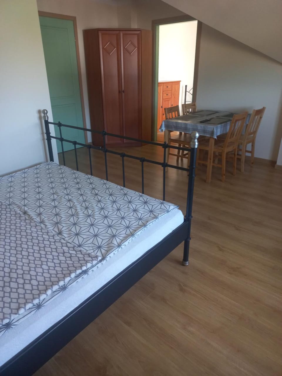 Bed, Photo of the whole room, Dining area