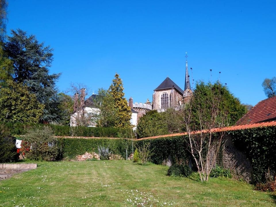Property building, Garden
