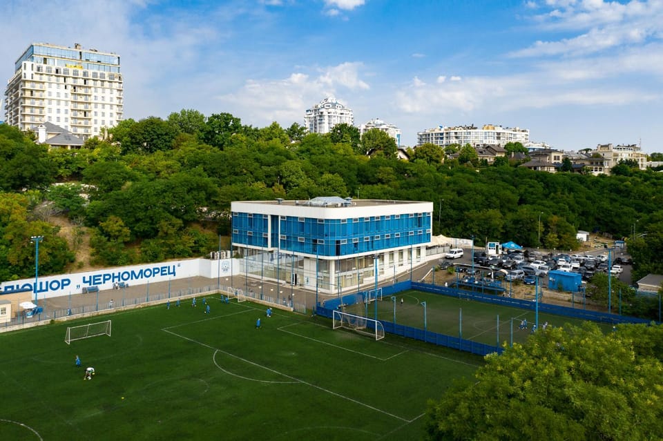 Property building, Day, Natural landscape, Bird's eye view, Location, Parking