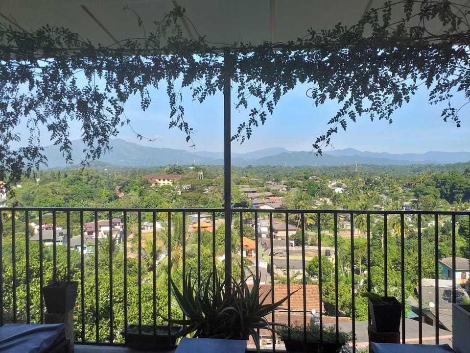 Balcony/Terrace, Mountain view