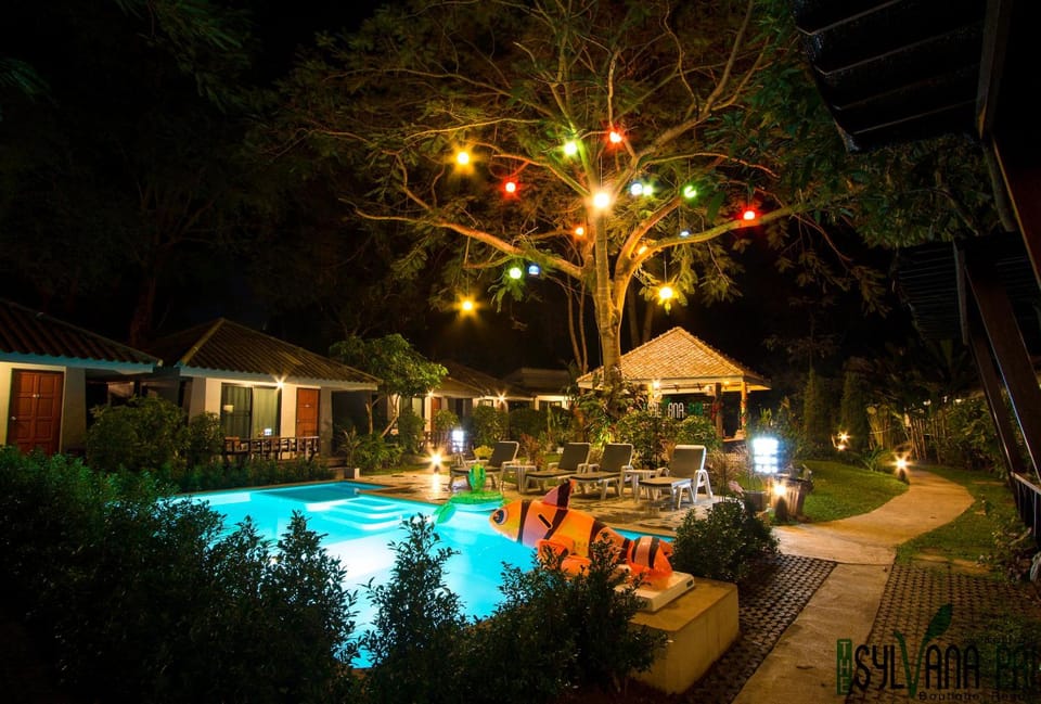 Garden, Swimming pool, Swimming pool