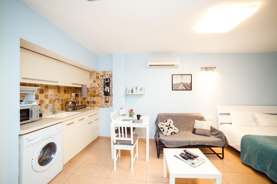Cozy Studio "De Shalit" Apartment in Herzliya