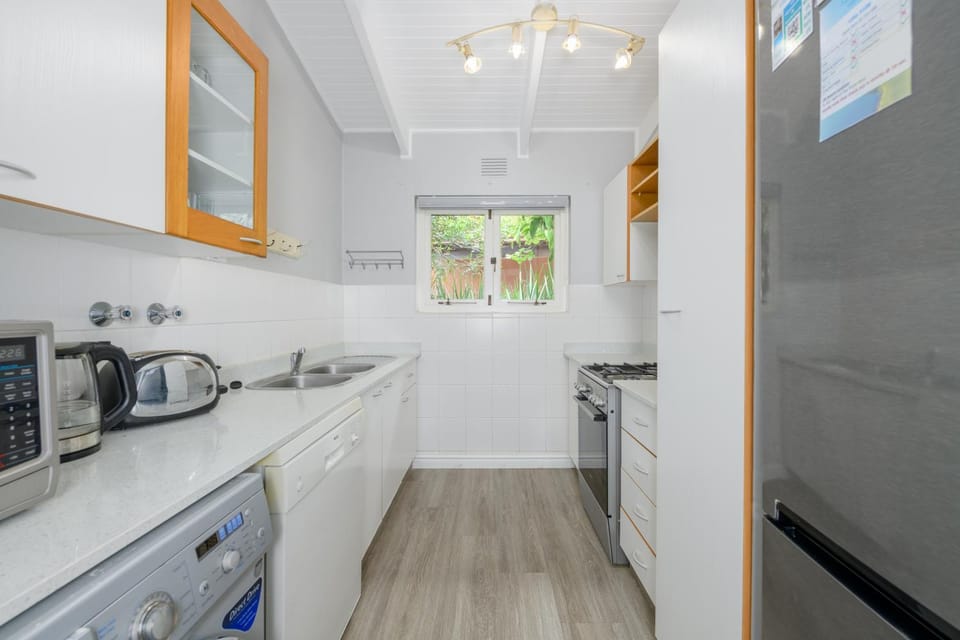 pet friendly, kitchen