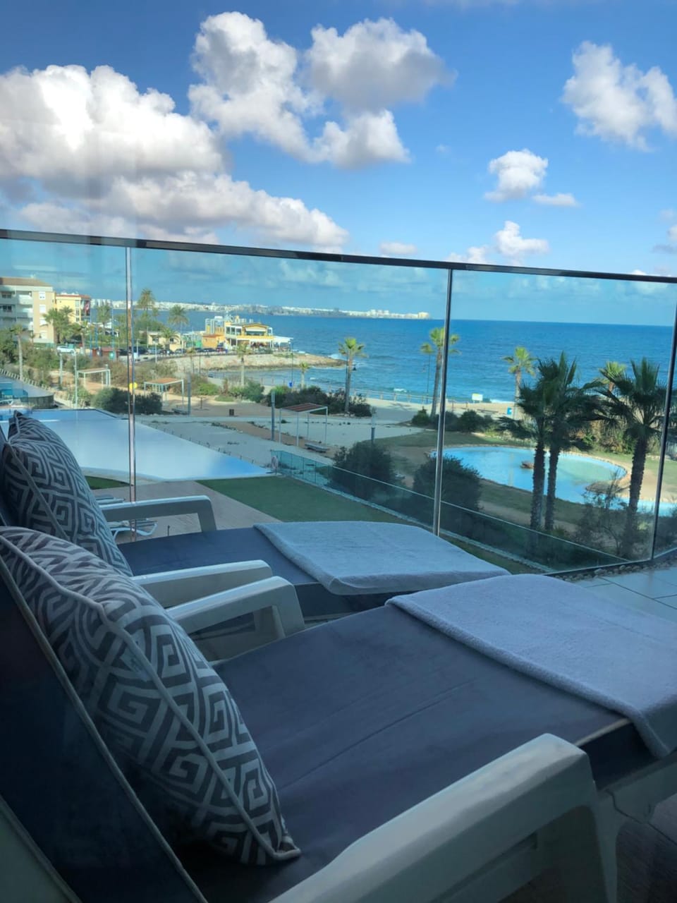 Balcony/Terrace, Pool view, Sea view