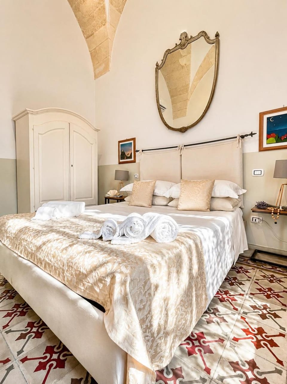 Bed, Photo of the whole room