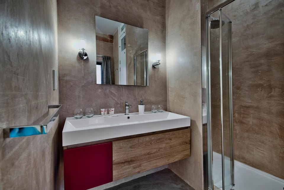Shower, Bathroom