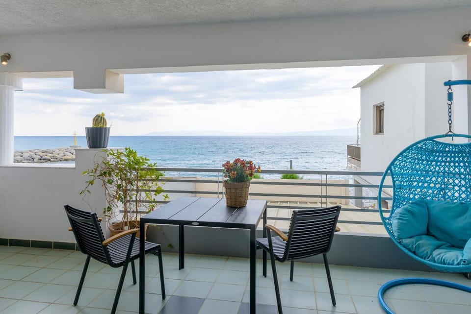 Agali 1 Mesonet In Front Of The Sea Apartment in Messenia