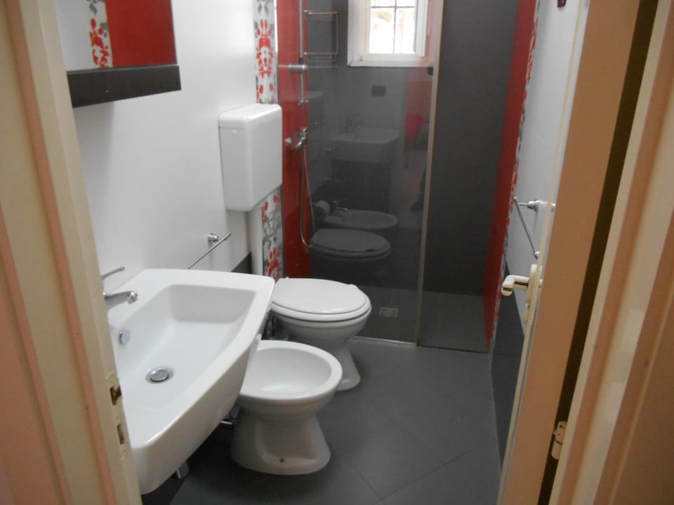 Shower, Toilet, Bathroom, bidet