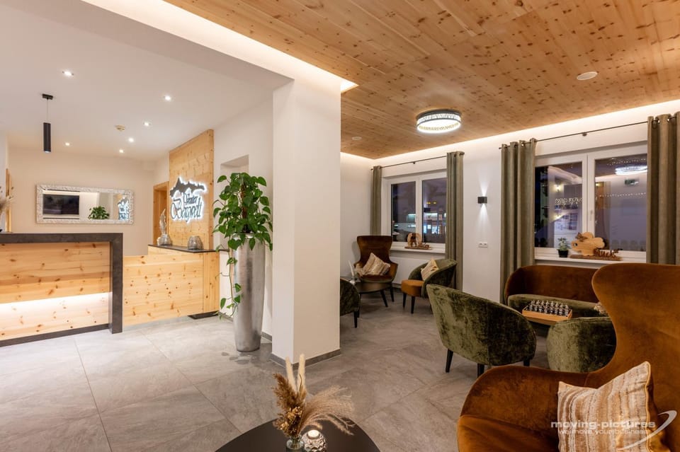 Lobby or reception, Seating area
